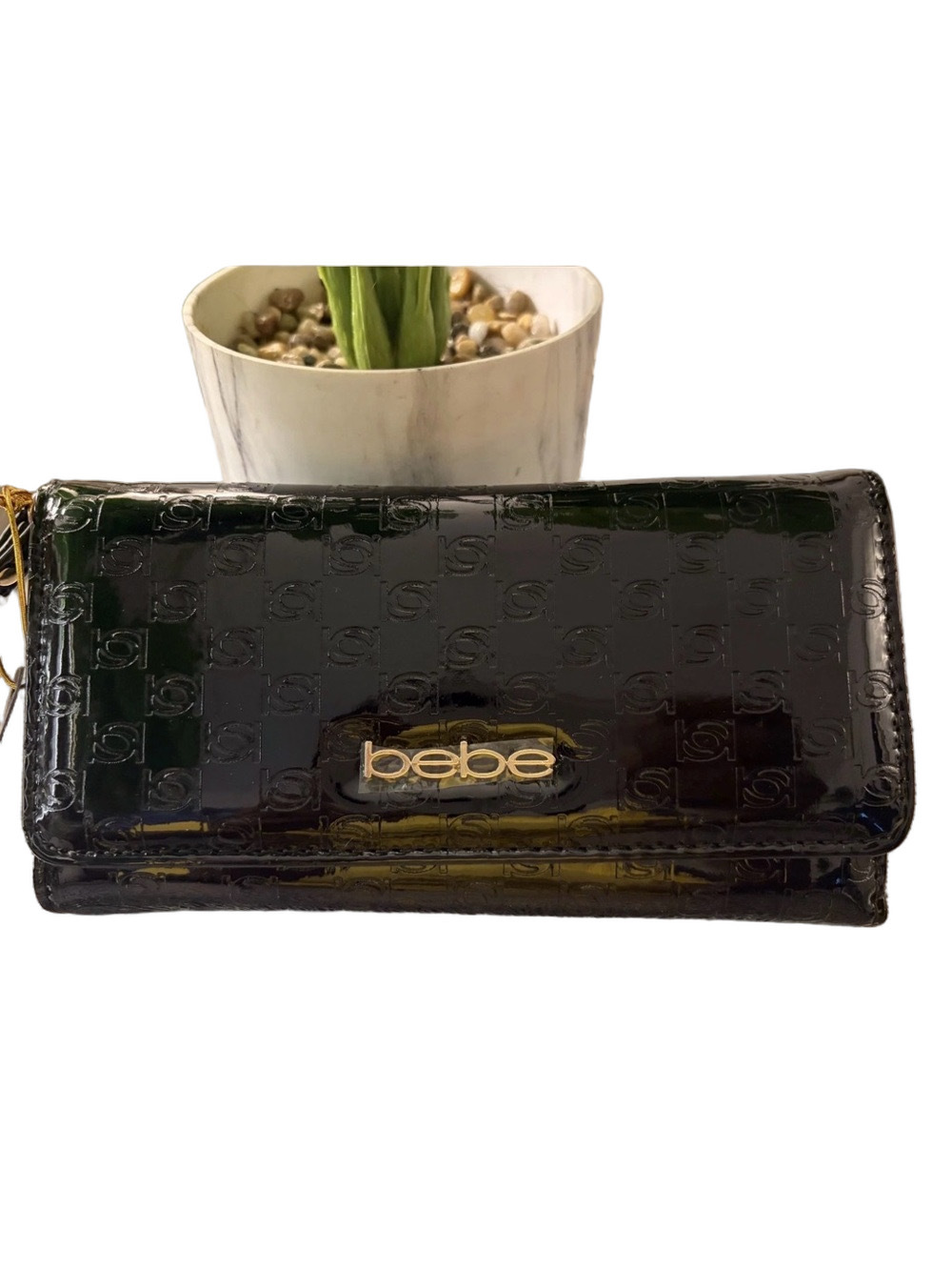 461. NWT BEBE EMBOSSED TRI FOLD WALLET WRISTLET